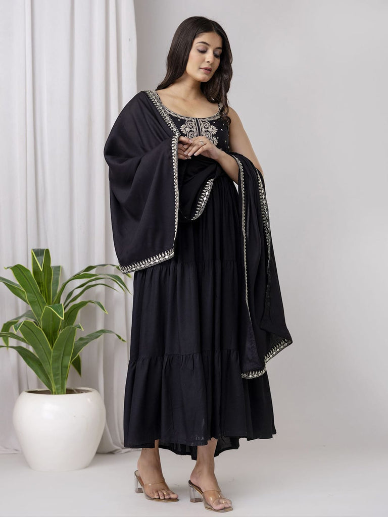Vestido. Anarkali.  Negro. Premium. Talla 30,32,34.