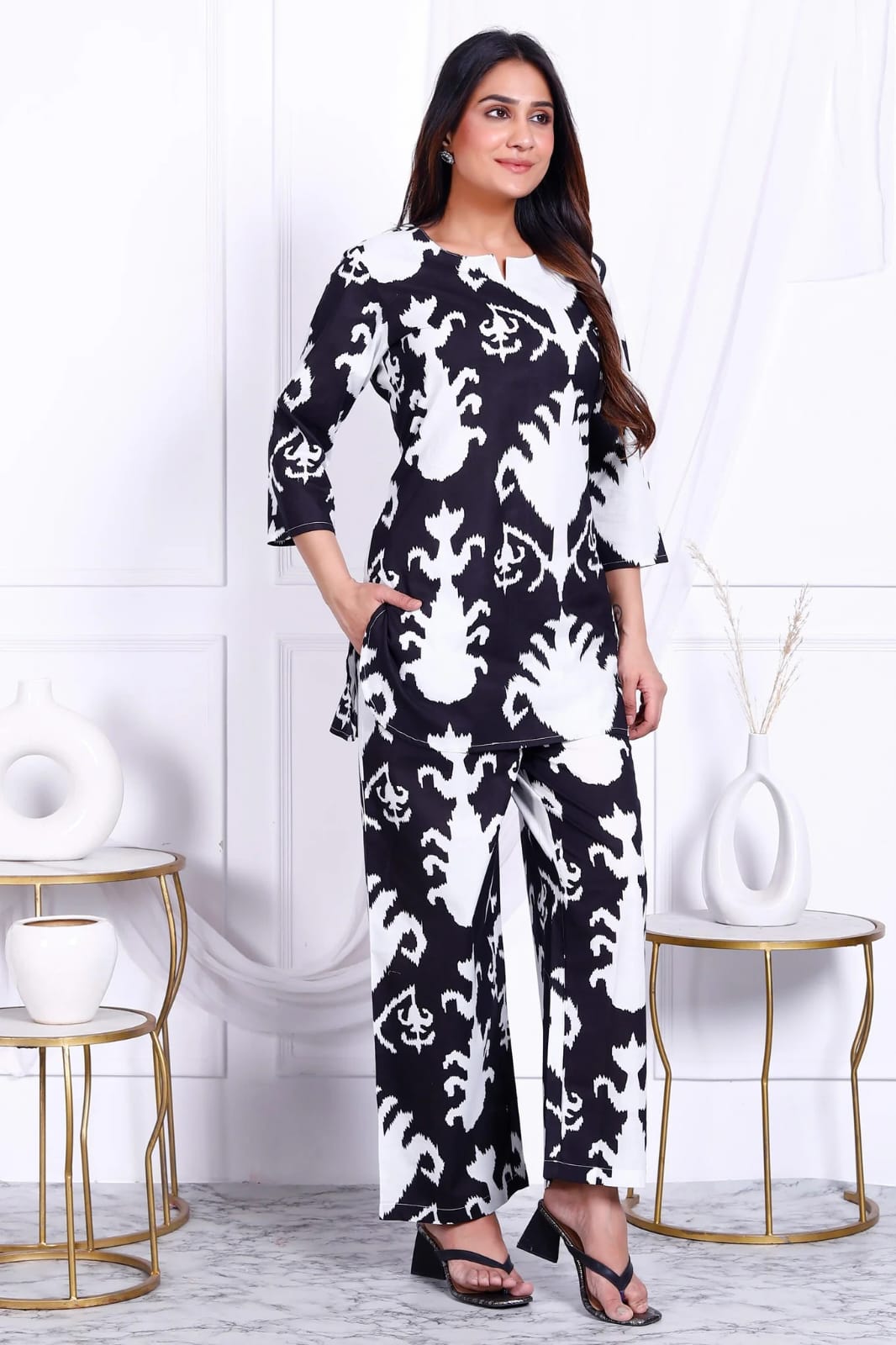 Cord Set. Blanco Y Negro. Algodón. Talla 32 .