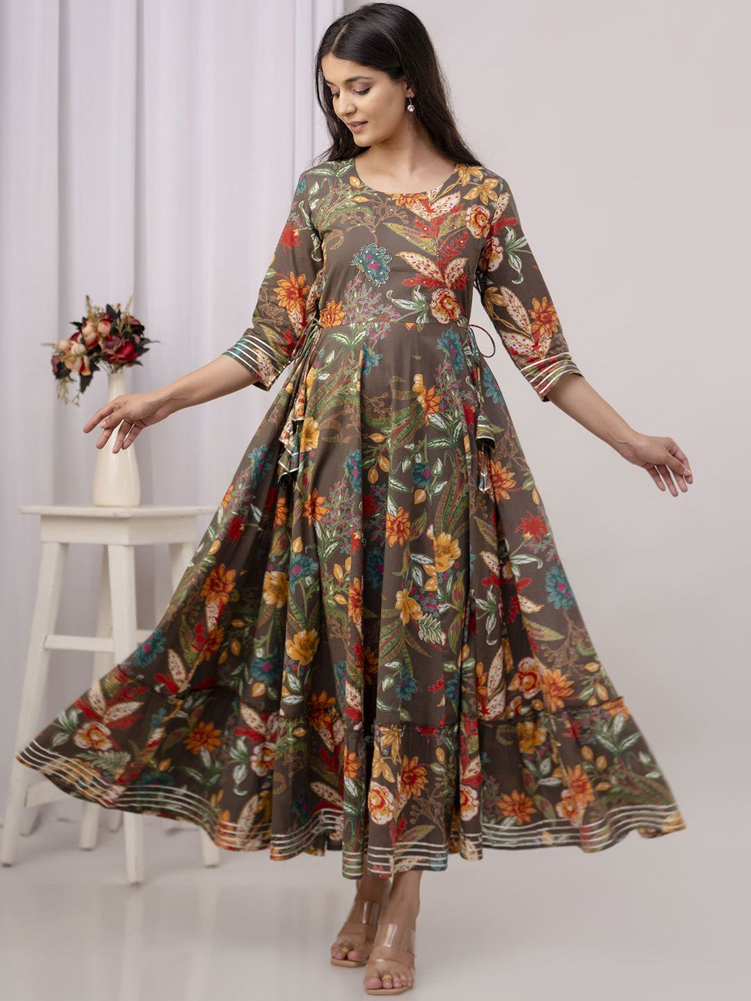 Anarkali.  Vestido.  Fresco.